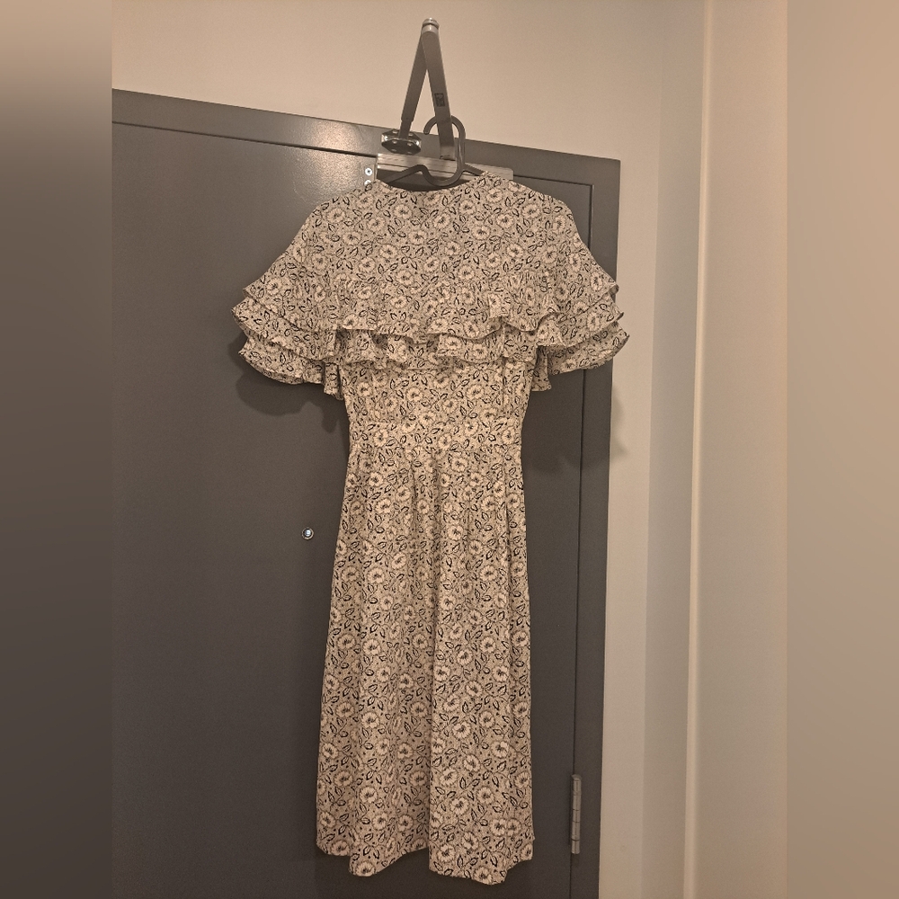 100% silk Rebecca Taylor Floral Ruffle Sleeve Dress - Picture 4 of 6